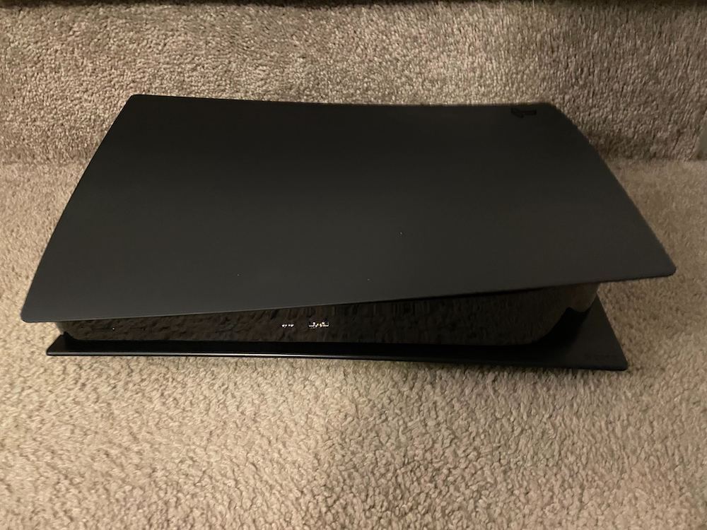 PS5 with Midnight Black faceplate
