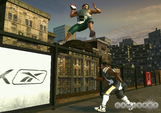 Using the walls to your advantage is a key tactic in NFL Street 2.