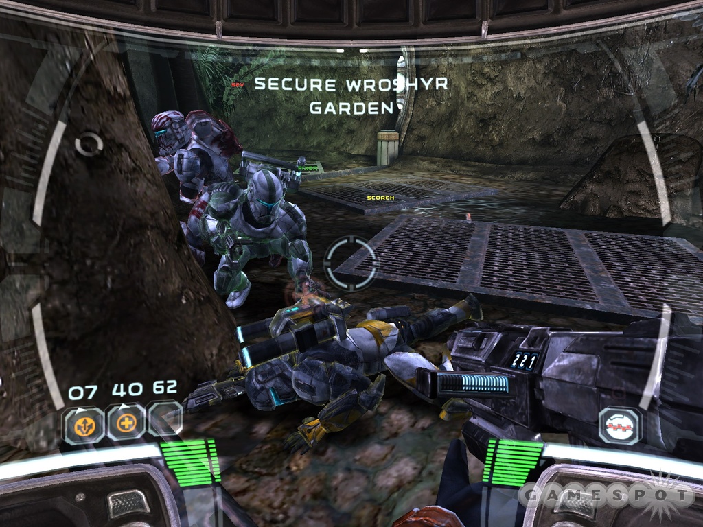 Republic Commando's team of soldiers will keep you audibly informed of its status throughout each mission.