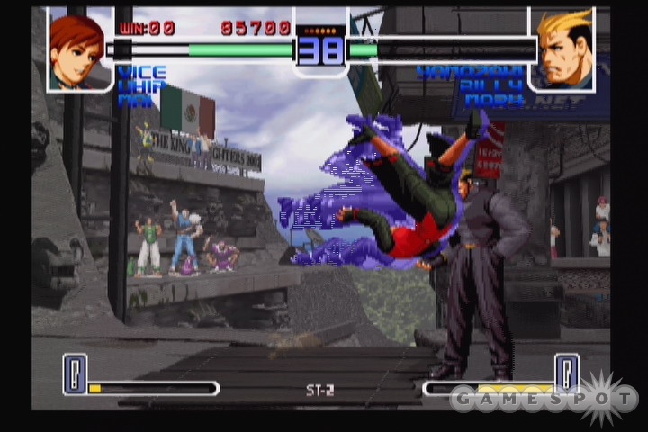  Both games feature online play over Xbox Live, but The King of Fighters 2002 got the short end of the stick. 