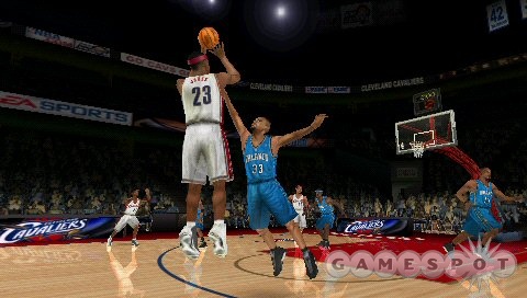 Nash, J-Rich, and even King James. Superstars abound in NBA Live 06 for the PSP.