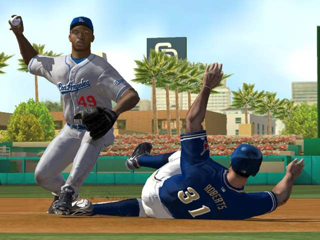 A new base-running system in 2K5 lets you play as a bag-stealer and leaves the batting to the CPU.