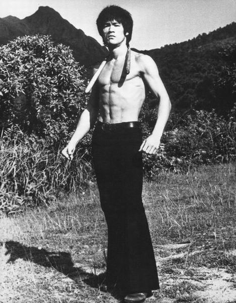 Did Bruce Lee ever imagine using nunchakus this way?