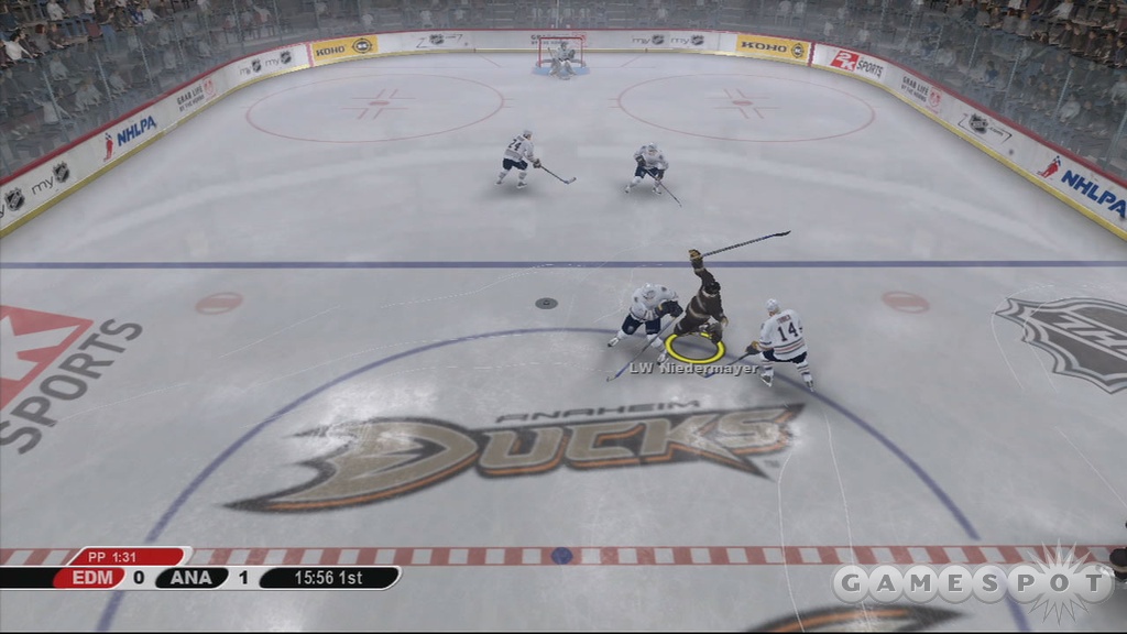 You can now put pressure on individual opponent players, but beyond that and a quick drop pass move, this game plays an awful lot like last year.