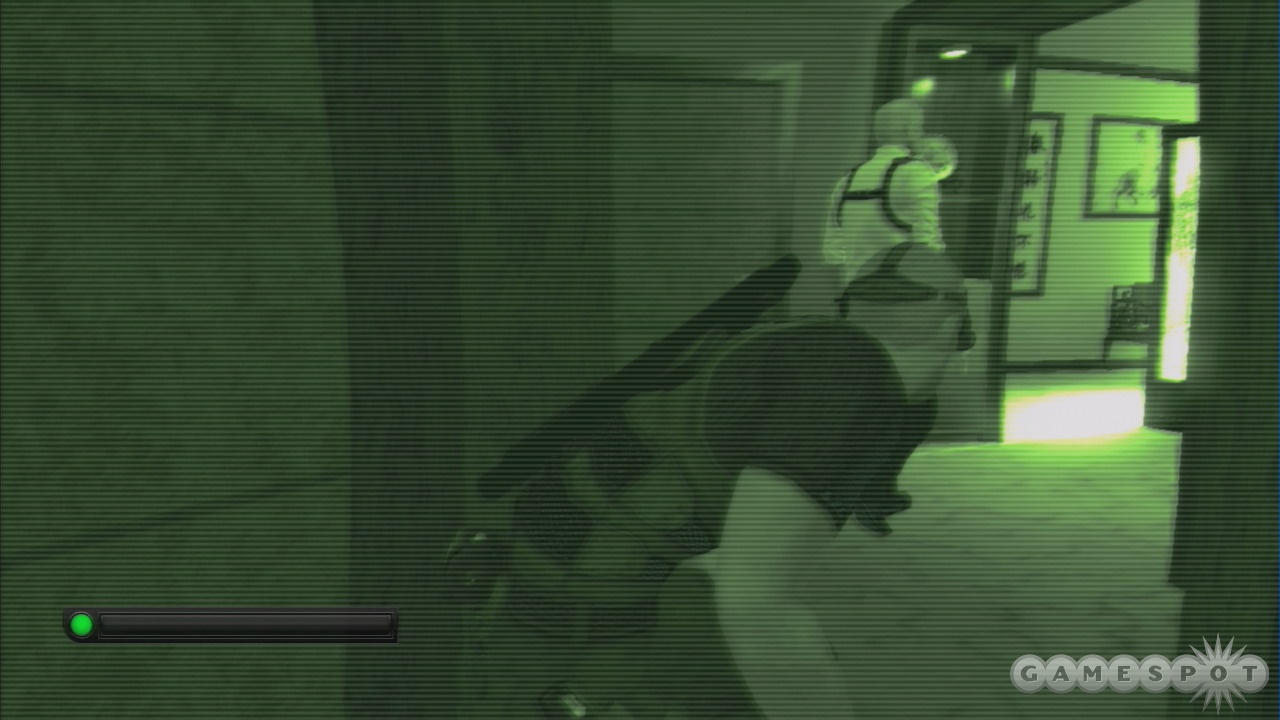 Double Agent delivers Splinter Cell to the PlayStation 3 era with upgraded visuals and the series' signature stealth action gameplay.