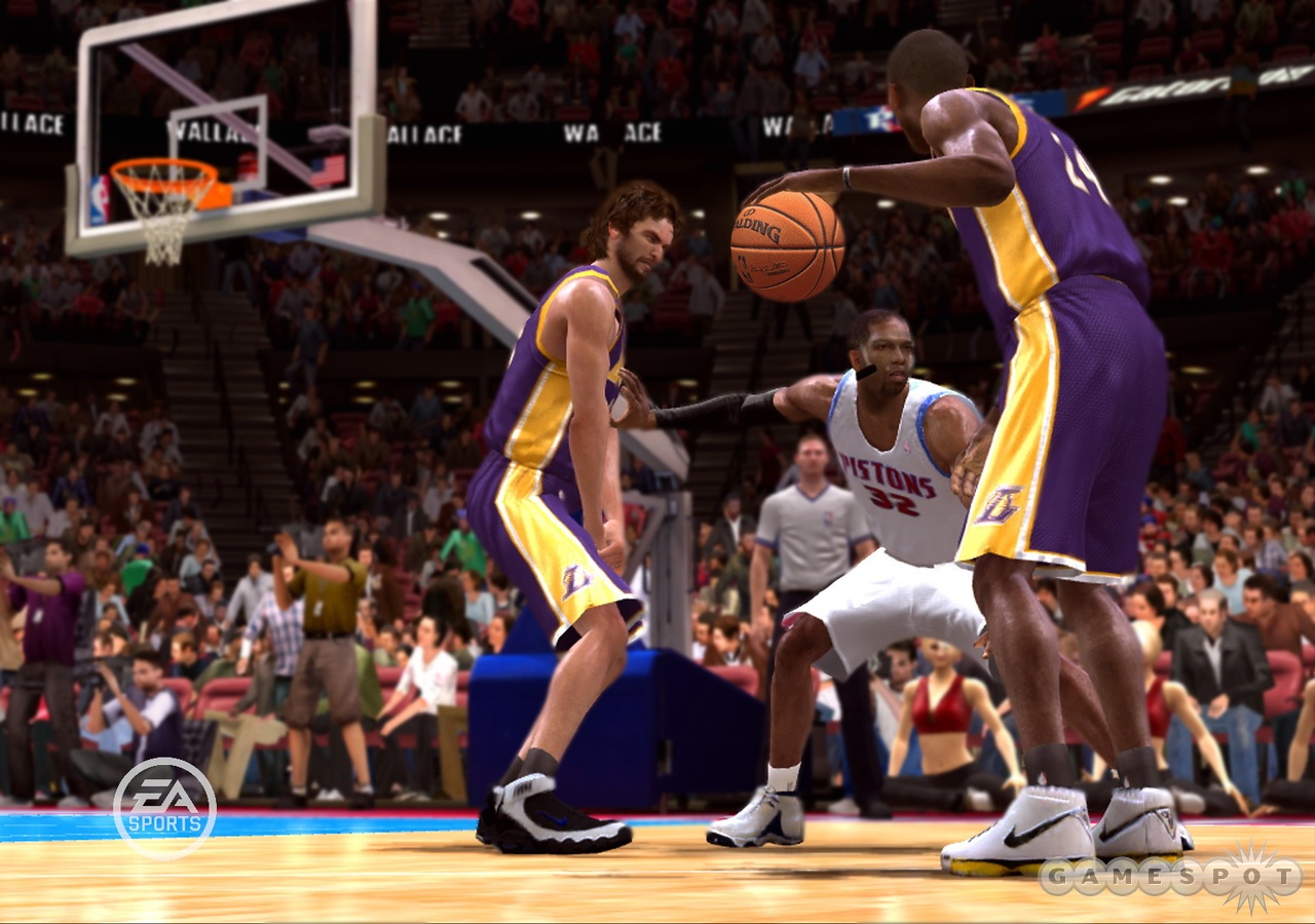 With Live 09's new pick and roll controls, they may as well credit Kobe with another two points right now.