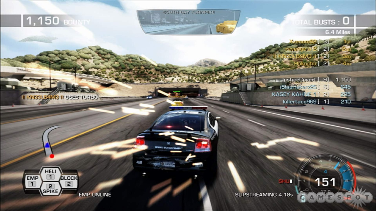 Taking down racers as a cop is even more fun online that it is in Career mode.