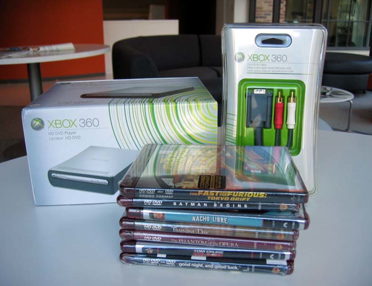 Прошивать ли xbox 360. Xbox 360 DVD. Xbox 360 DVD Player. Xbox 360 Blu ray.