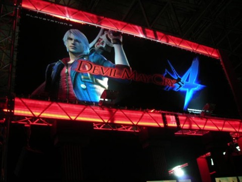 The Devil May Cry 4 demo lured many into Capcom's booth.