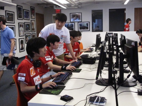 Azubu Blaze warms up for the first LoL Arena.