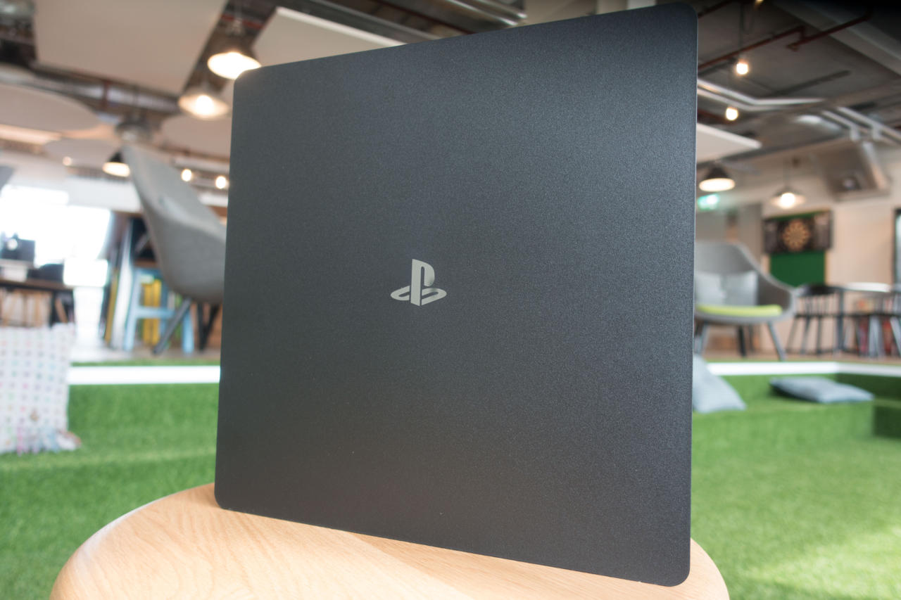 PS4 Slim Compared to PS4 and Xbox One - GameSpot