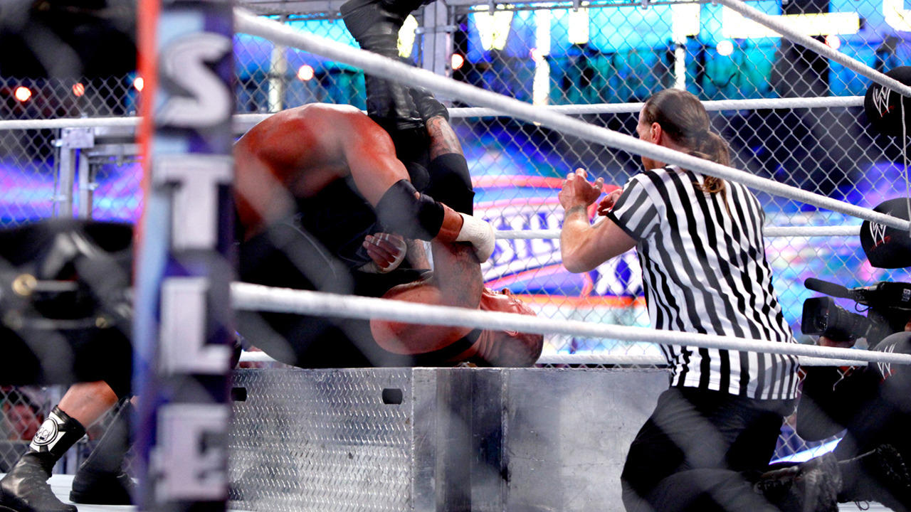 2. Wrestlemania 28: Triple H with Shawn Michaels as Referee (Hell in a Cell)