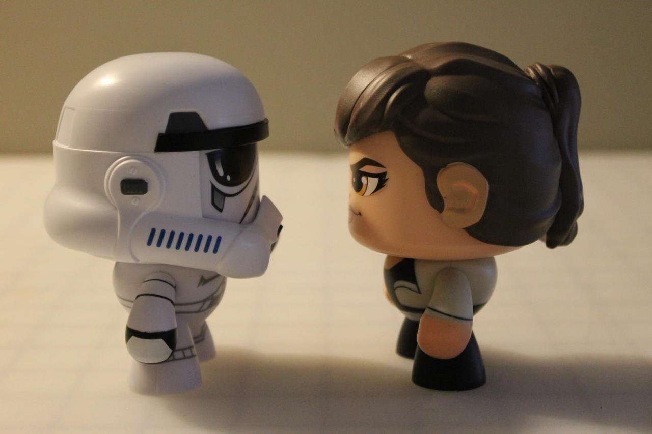 Stormtrooper And Qi'Ra