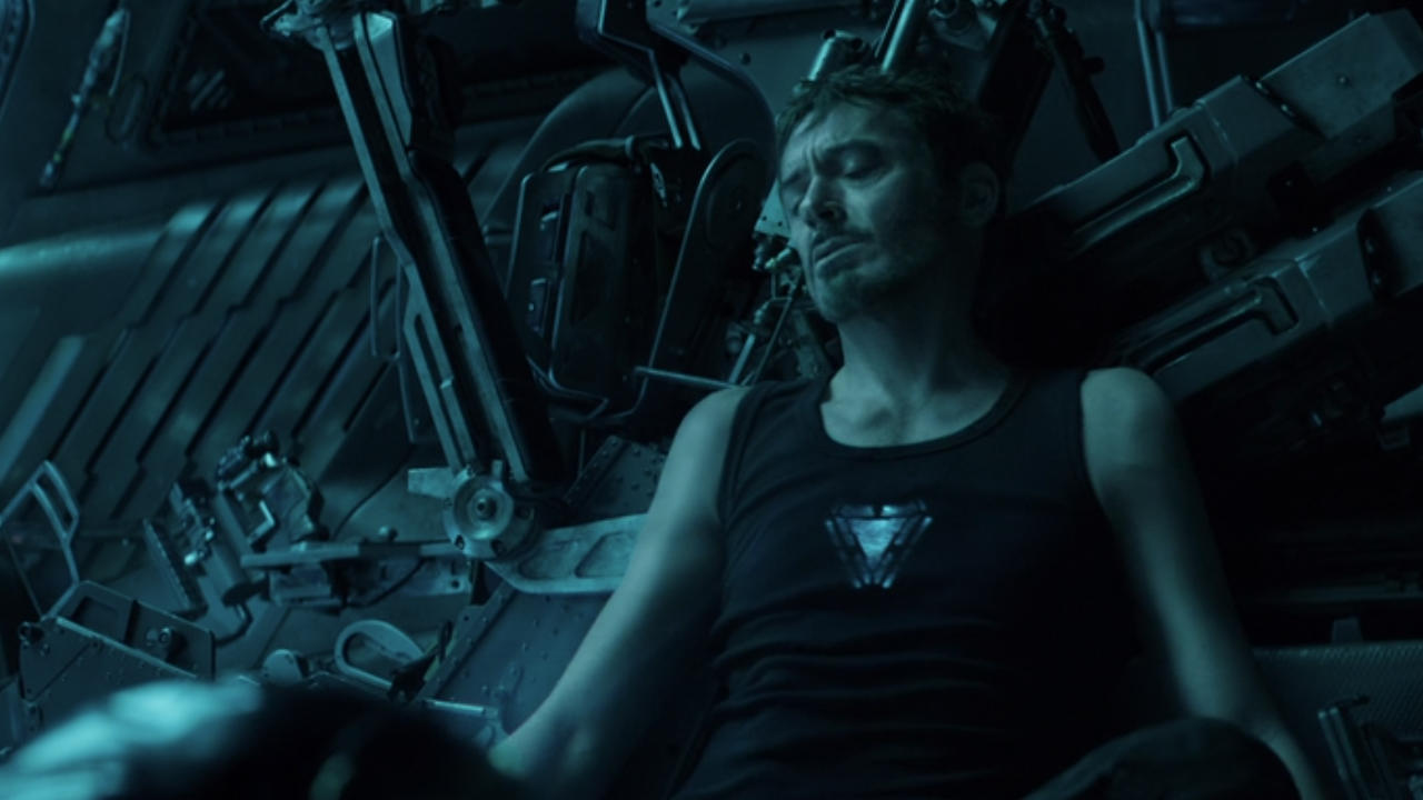 2. Tony's Gaunt Look In The Spaceship Is Heavy CG