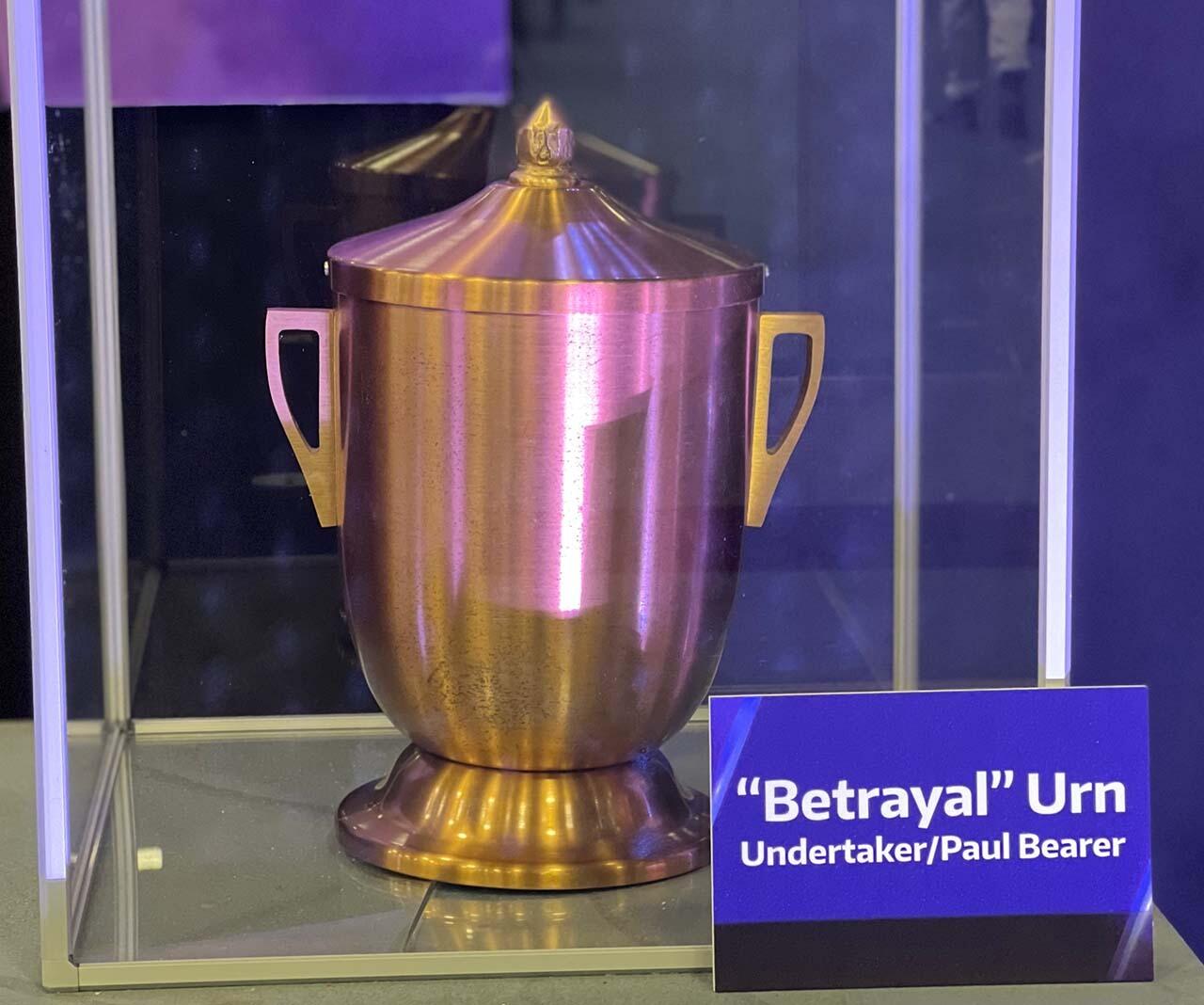 Betrayal Urn