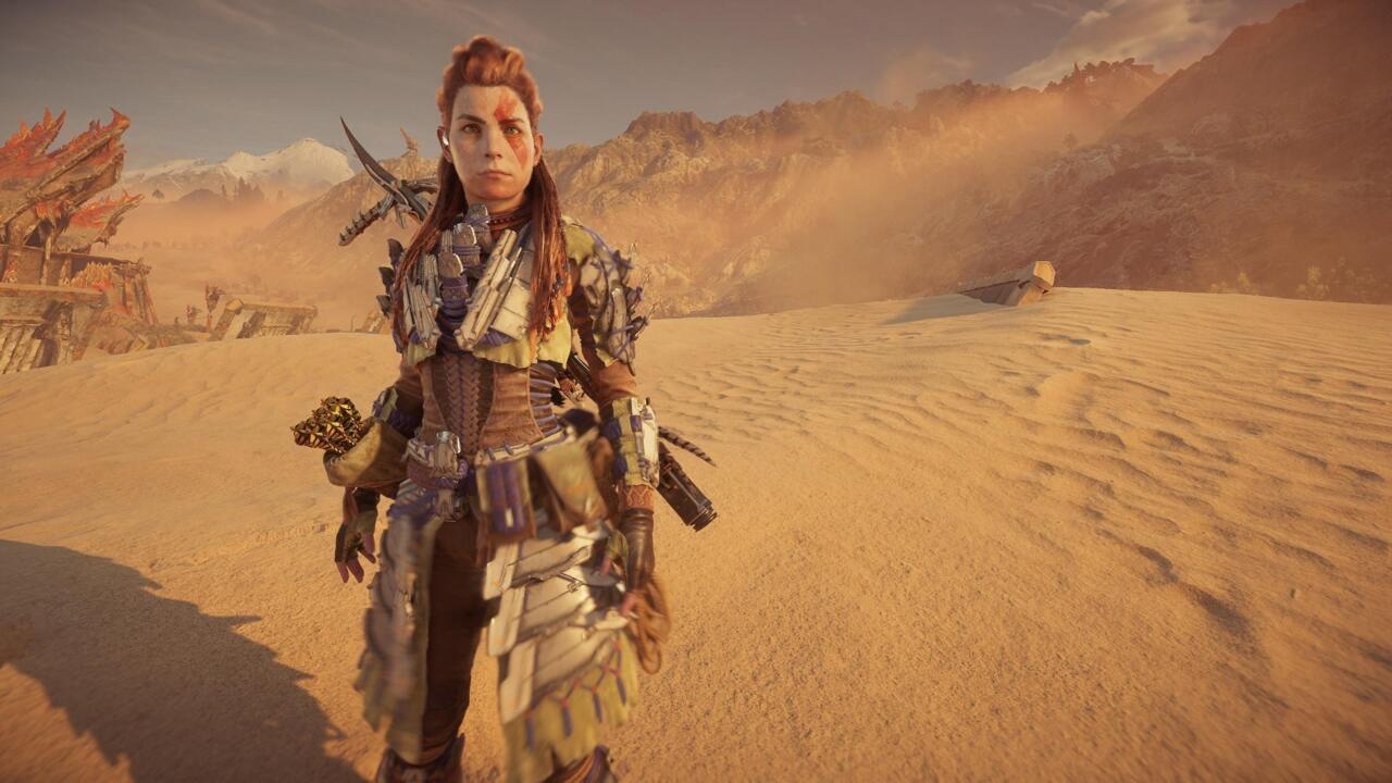 Aloy looking very god-like with her Mark of War facepaint.