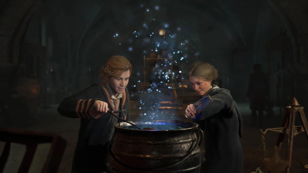 Mixing potions is just one of the activities in Hogwarts Legacy. 