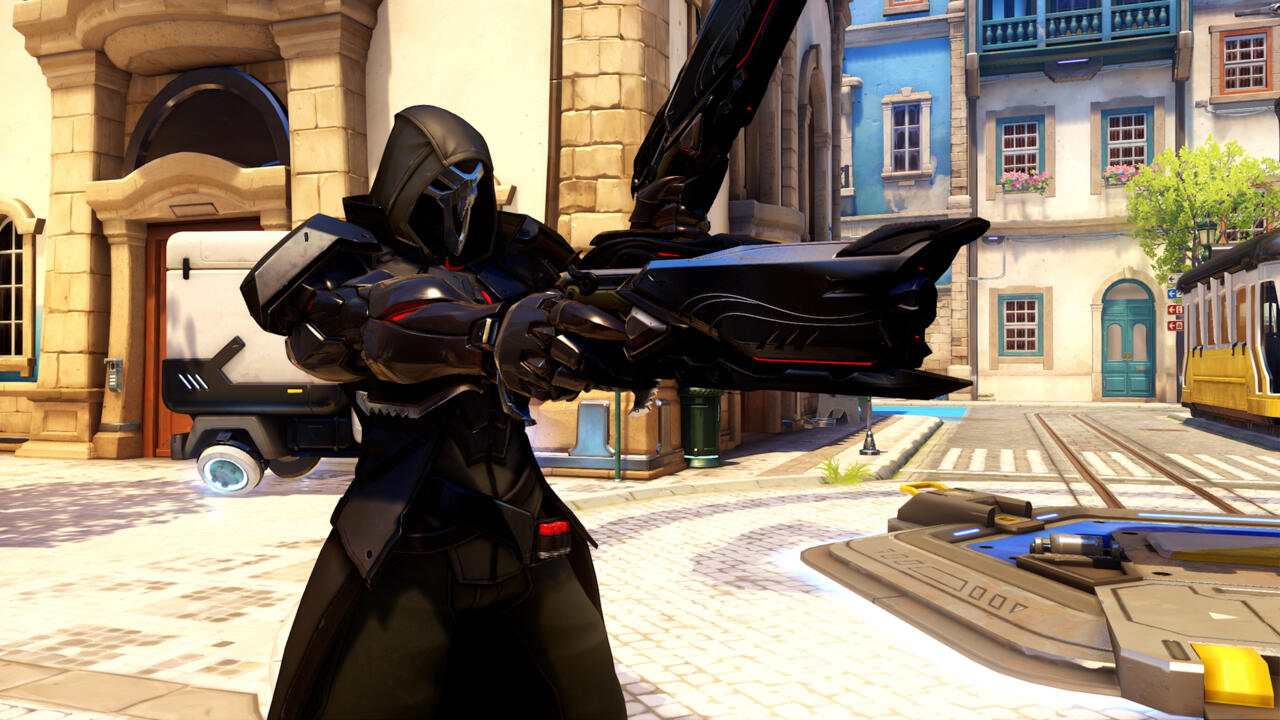 Reaper is designed to be self reliant, so he dive the back line alone.