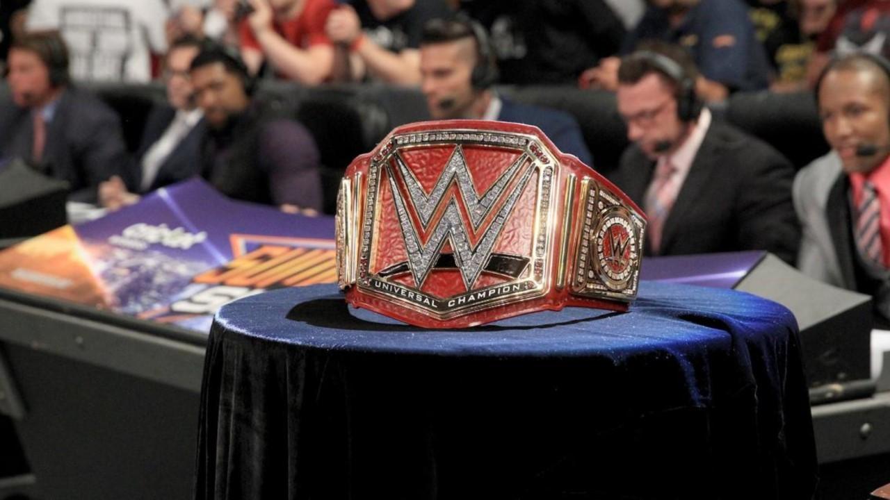 5. The WWE Universe Heckles the New Universal Title Belt