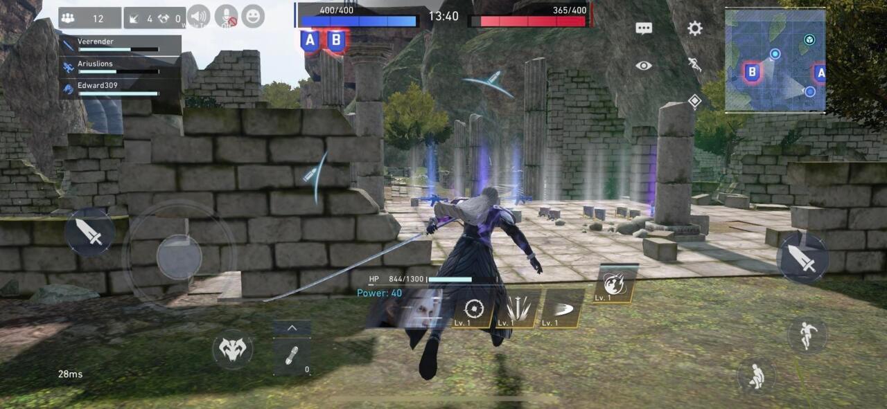 Sephiroth glisse élégamment sur la carte pour trouver des joueurs ennemis à abattre.