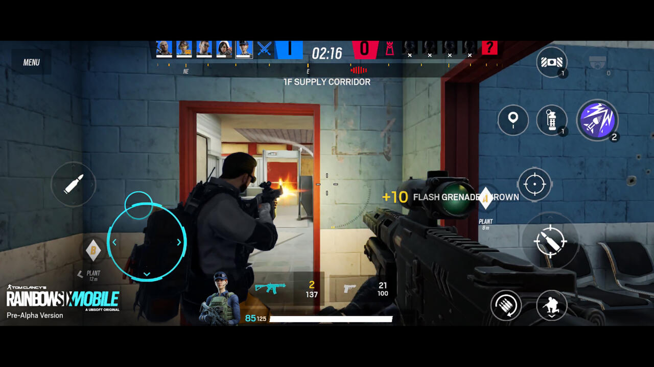 The default HUD for the new Rainbow Six Mobile.