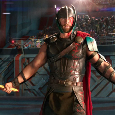 Elizabeth Banks Asked To Direct Thor: Ragnarok, Marvel Never Replied
